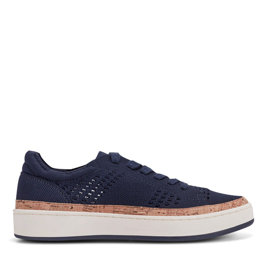 Knight Round Toe Lace-up Casual Sneakers