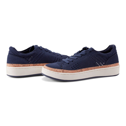 Knight Round Toe Lace-up Casual Sneakers